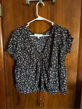 Black Floral Tie-Front Women's Top
